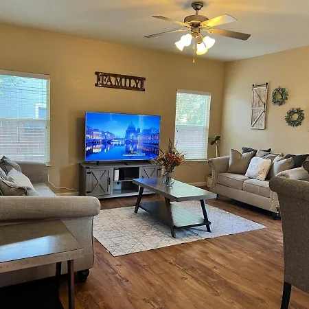 Cozy House In Fallon- 3Bedroom, 2Bathrooms